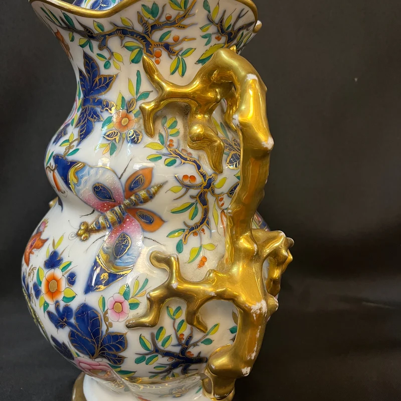 French Bayeux porcelain vase, 19th century, decorated with chinoiserie