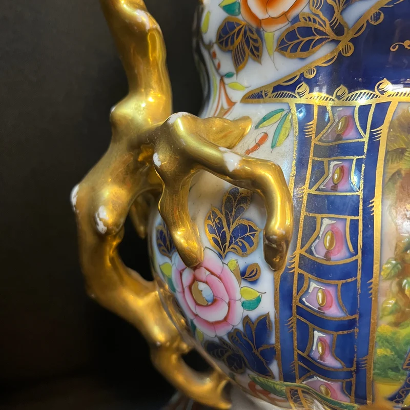 French Bayeux porcelain vase, 19th century, decorated with chinoiserie