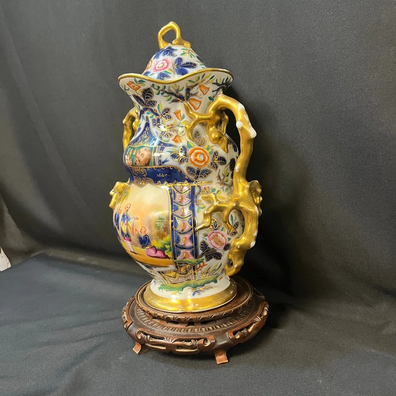 French Bayeux porcelain vase, 19th century, decorated with chinoiserie