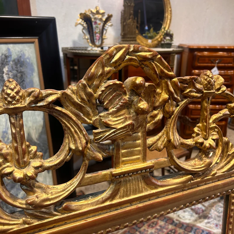 Espejo dorado francés Luis XVI tallado pichones y guirnaldas s.XIX