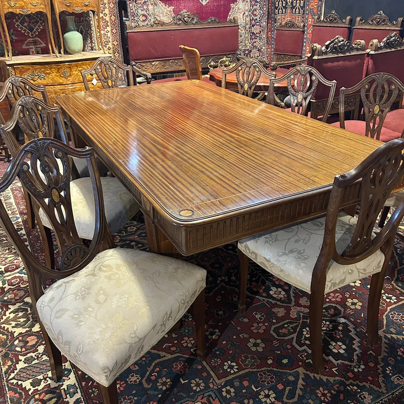 English style Hepplwhite furnished dining room and sideboard in satin blonde mahogany