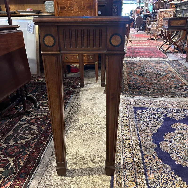 English style Hepplwhite furnished dining room and sideboard in satin blonde mahogany
