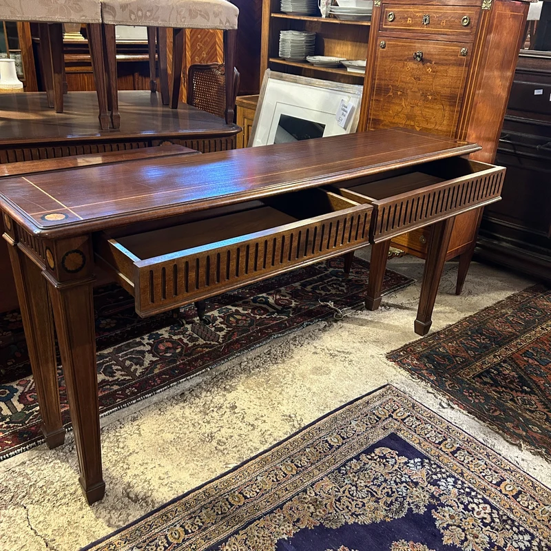 English style Hepplwhite furnished dining room and sideboard in satin blonde mahogany