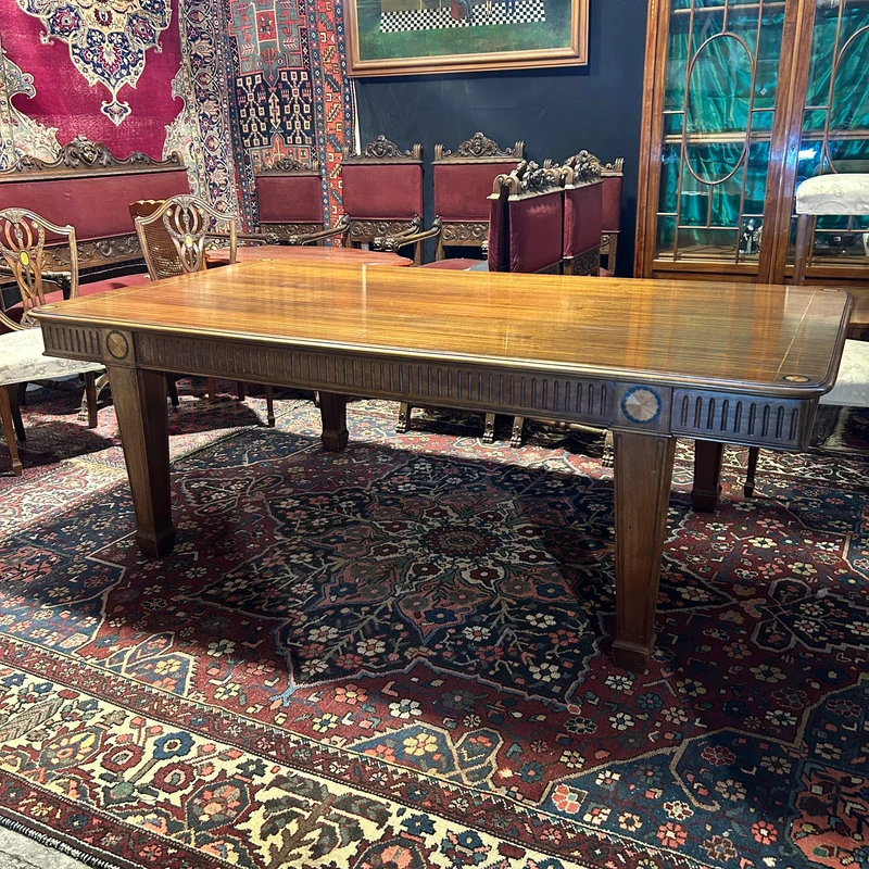 English style Hepplwhite furnished dining room and sideboard in satin blonde mahogany
