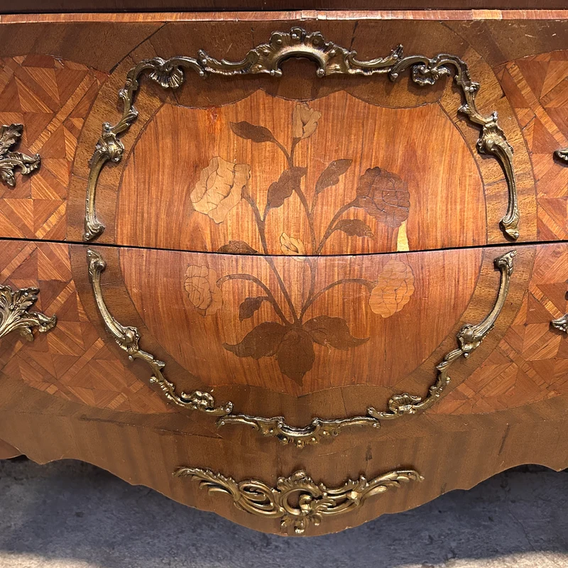 French Louis XV chest of drawers in brèche d'Alep marble marquetry