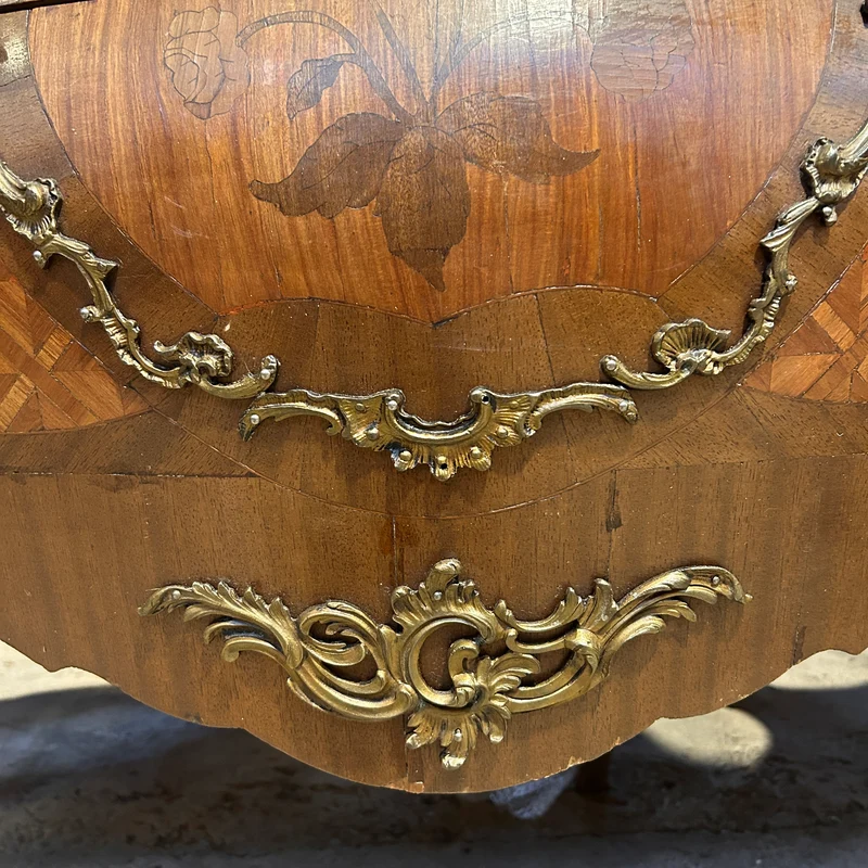 French Louis XV chest of drawers in brèche d'Alep marble marquetry