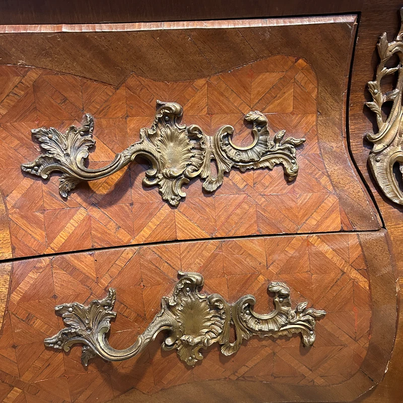 French Louis XV chest of drawers in brèche d'Alep marble marquetry