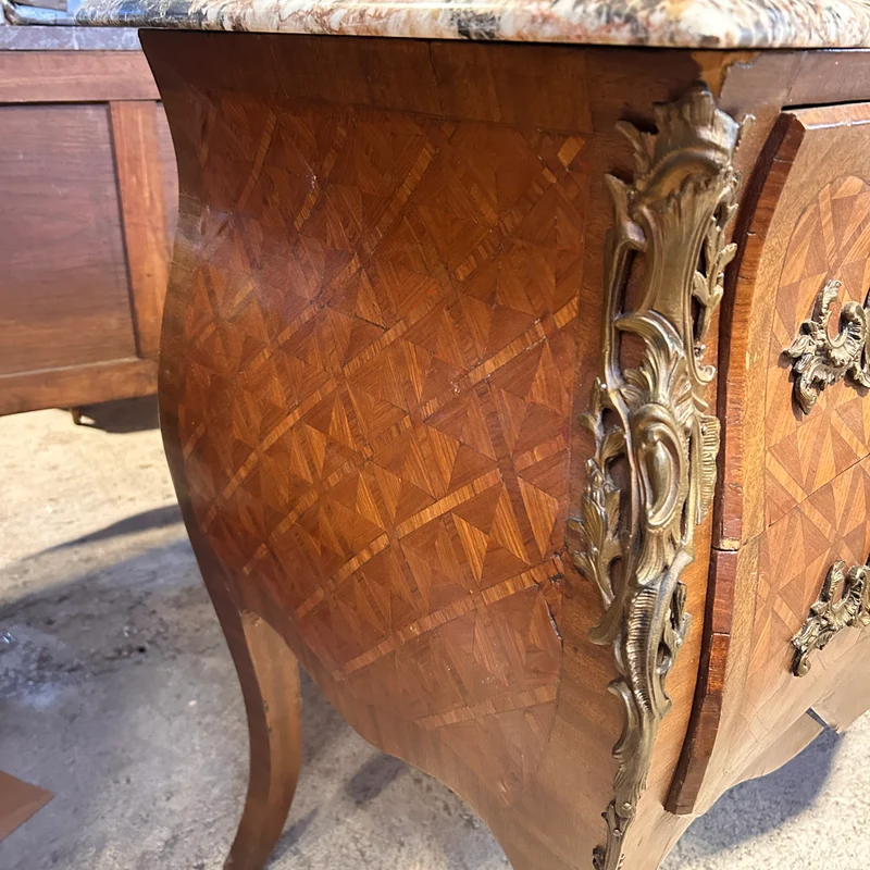French Louis XV chest of drawers in brèche d'Alep marble marquetry