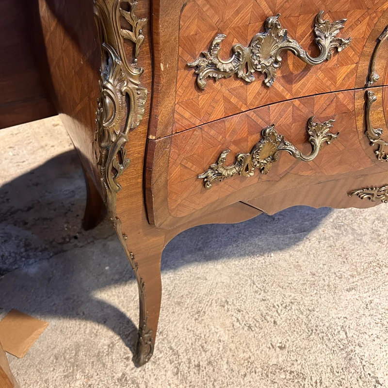 French Louis XV chest of drawers in brèche d'Alep marble marquetry