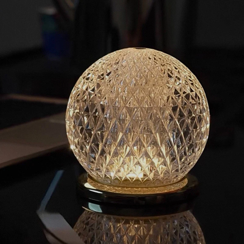Modern Luxury Round Acrylic Aluminum Alloy Spherical LED Table Lamp For Bedroom
