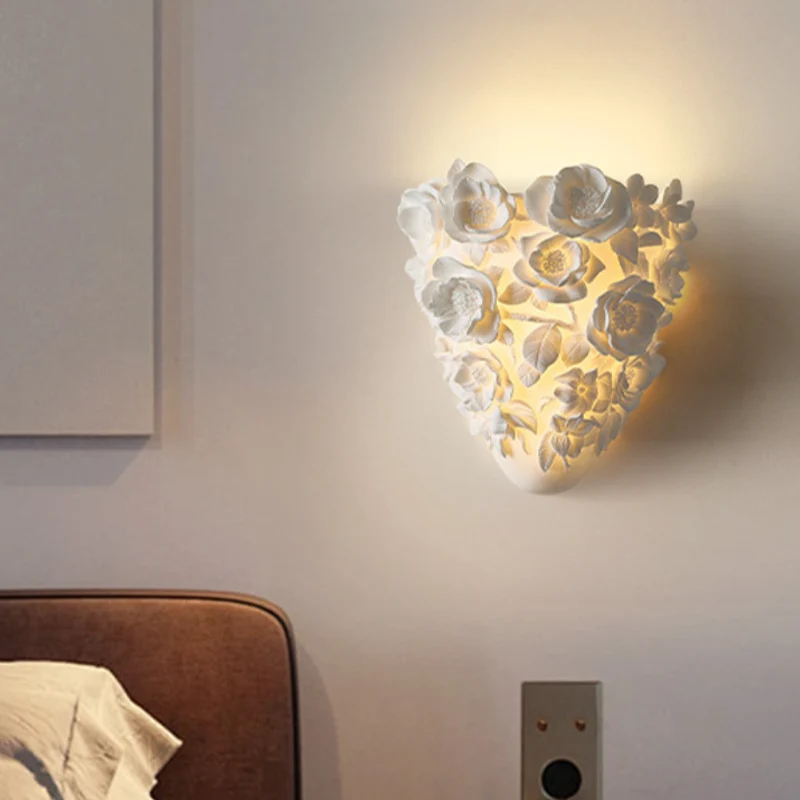 Traditional French Floral Relief Resin Iron LED Wall Sconce Lamp For Living Room