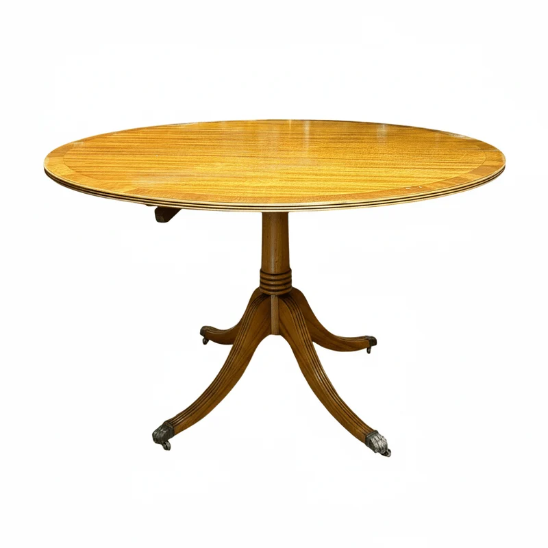 English round Edwardian table, blond mahogany, lion's feet in bronze