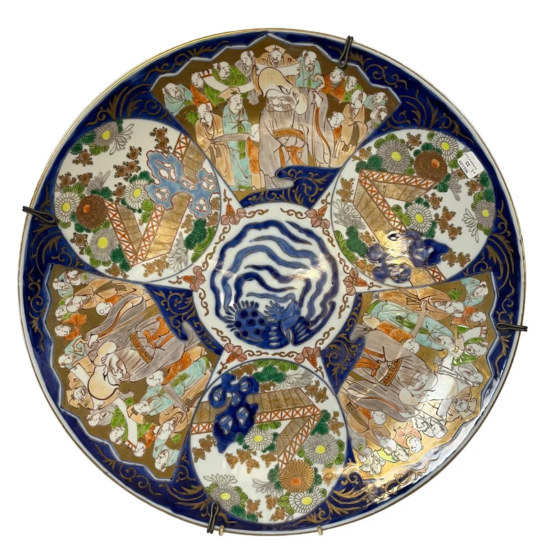 Large Japanese porcelain plate in the Imari style from the late 19th century.