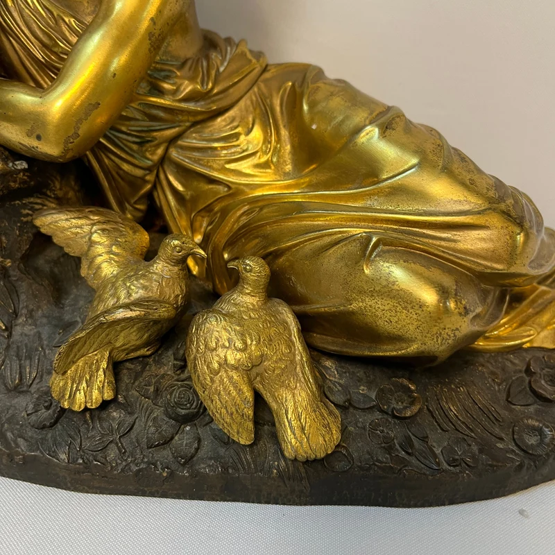 Ormolu bronze figure 'Venus with Doves' French School, late 19th century