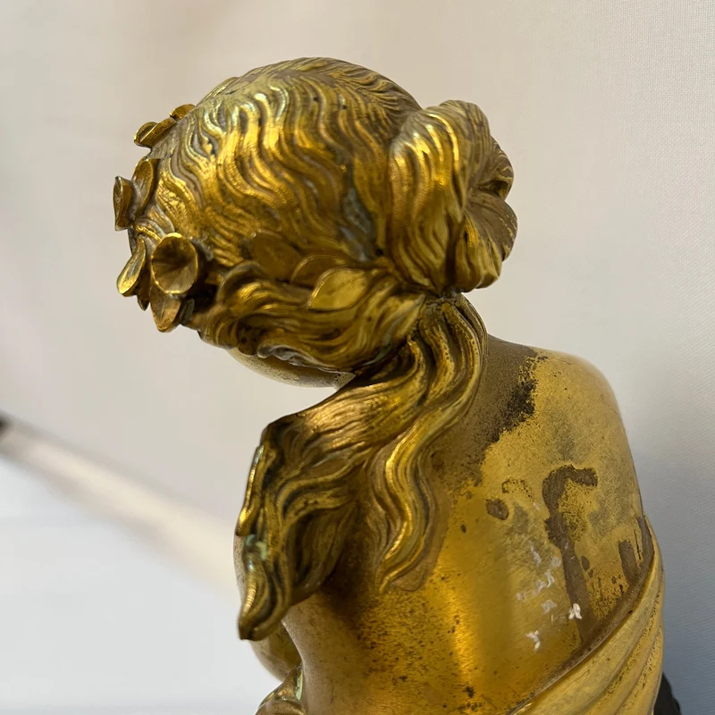 Ormolu bronze figure 'Venus with Doves' French School, late 19th century