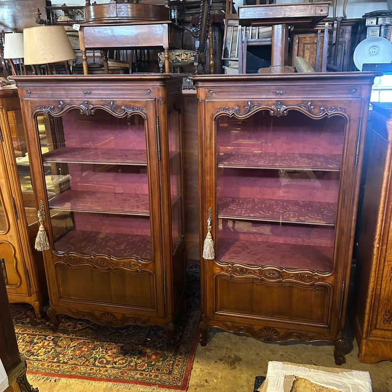 Pair of French Louis XV display cabinets in carved mahogany and floral tapestry