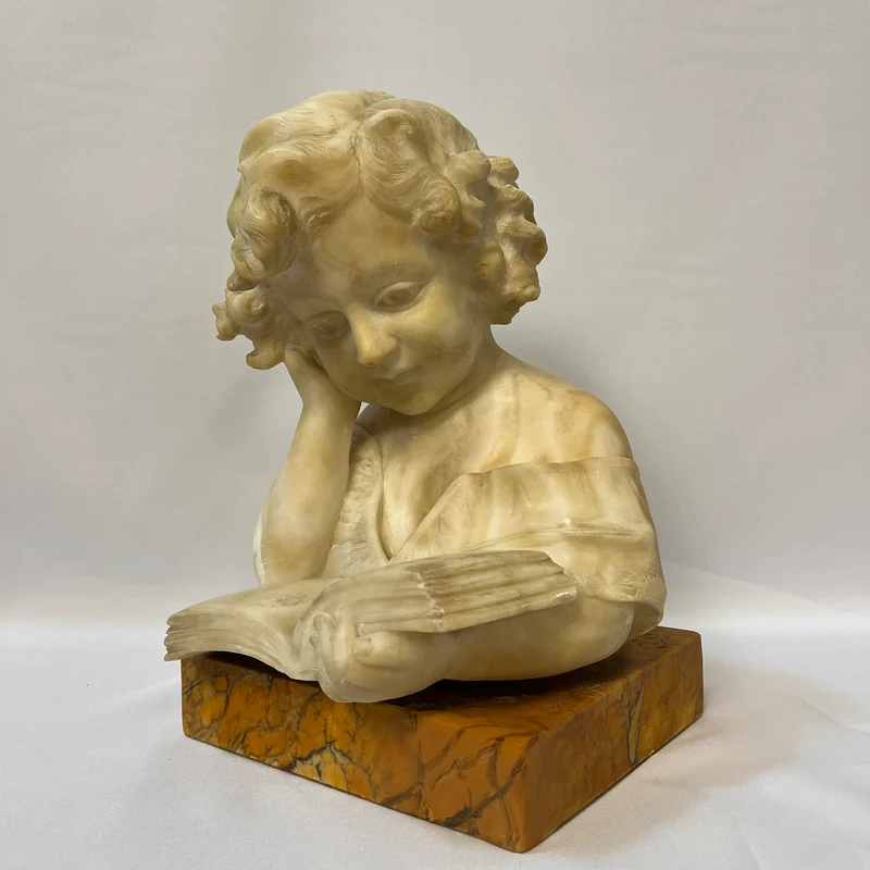 Alabaster sculpture 'Girl Reading' signed Christophoro Vicari (1846–1913)