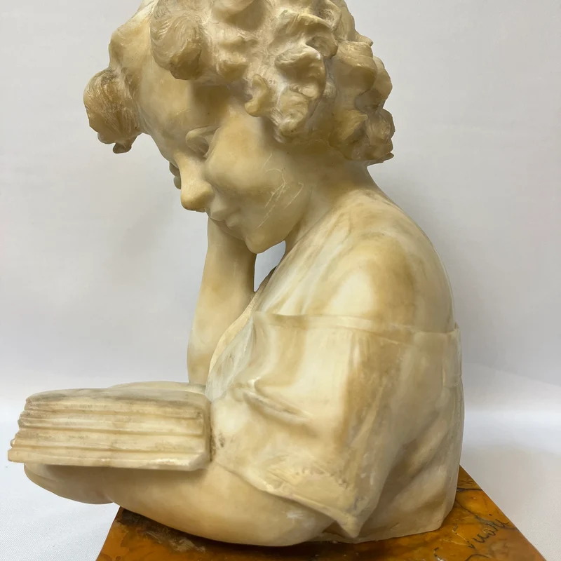 Alabaster sculpture 'Girl Reading' signed Christophoro Vicari (1846–1913)