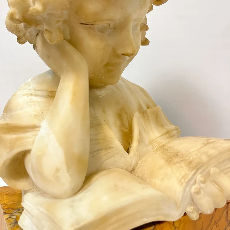 Alabaster sculpture 'Girl Reading' signed Christophoro Vicari (1846–1913)