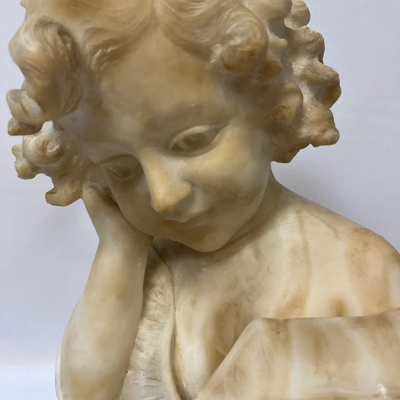Alabaster sculpture 'Girl Reading' signed Christophoro Vicari (1846–1913)
