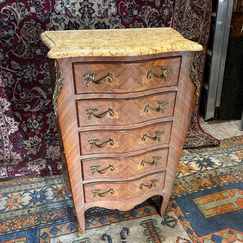 Contemporary French Louis XV style chest of drawers