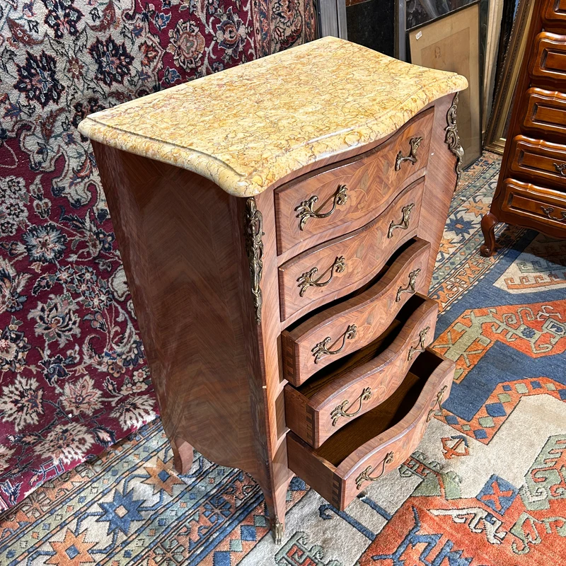 Contemporary French Louis XV style chest of drawers
