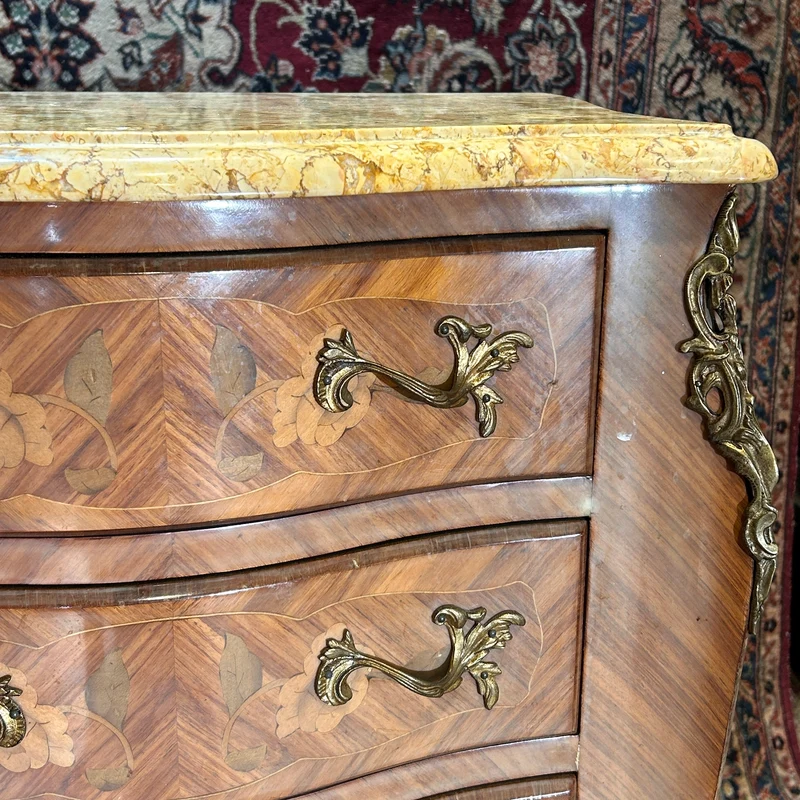 Contemporary French Louis XV style chest of drawers