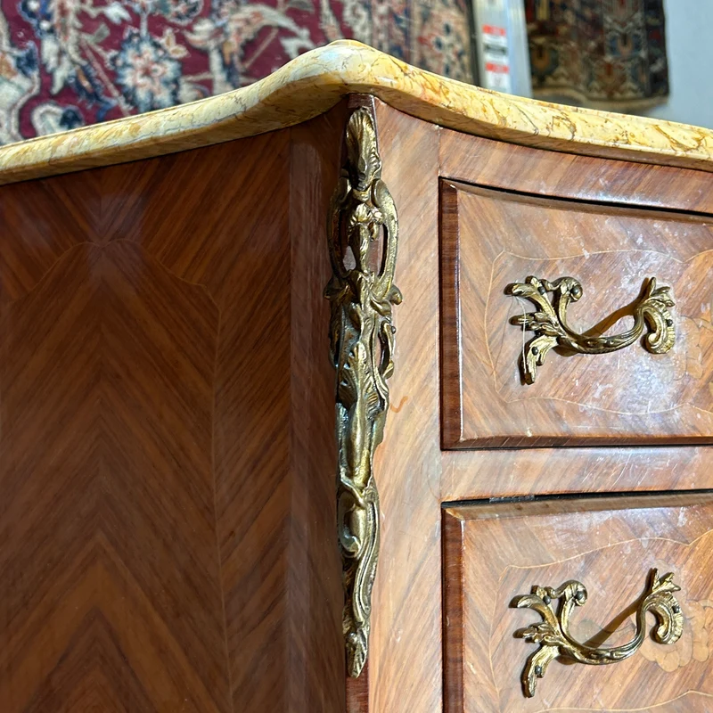 Contemporary French Louis XV style chest of drawers