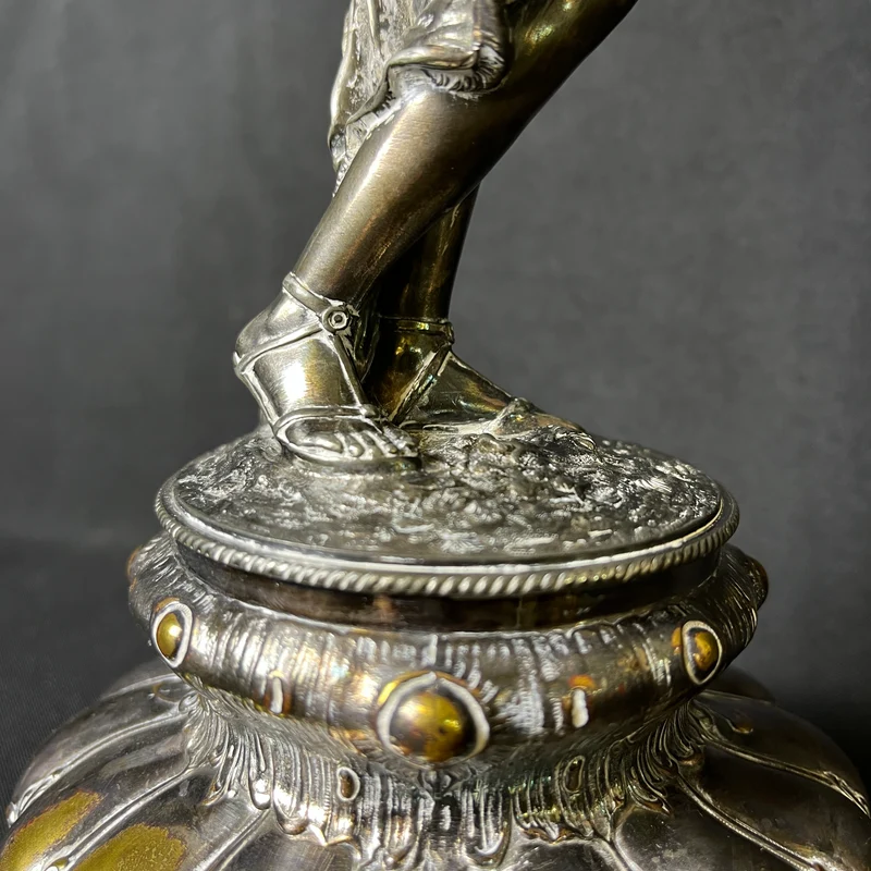 Centros de Mesa WMF Alemania circa 1900 estilo Art Nouveau en estaño y bronce 'Odaliscas'