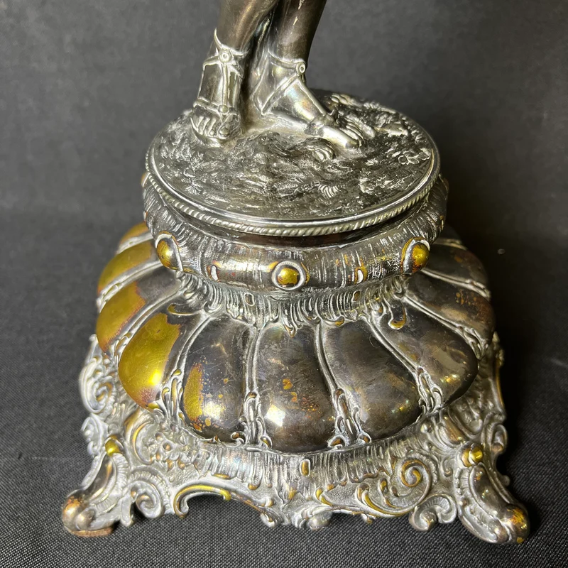 Centros de Mesa WMF Alemania circa 1900 estilo Art Nouveau en estaño y bronce 'Odaliscas'