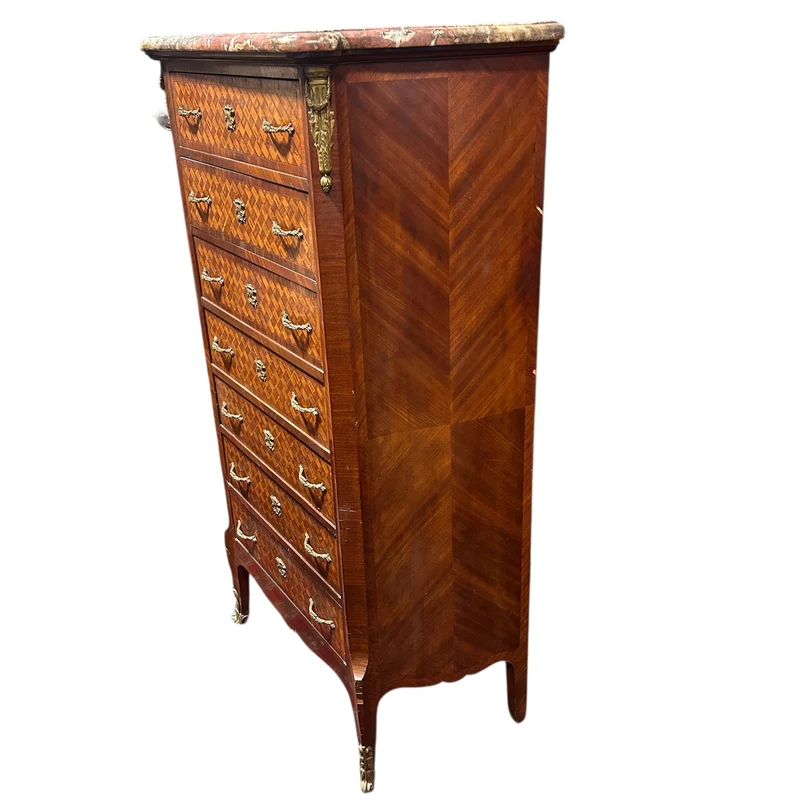 Chiffonier secretaire francés estilo Luis XV bombé cajones en parquetería bronce y cubierta de mármol