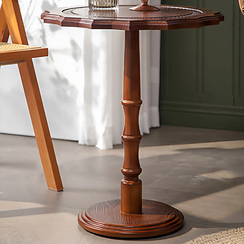 Traditional European Solid North American Red Oak Round Side Table With Wavy Carved Edge For Living Room
