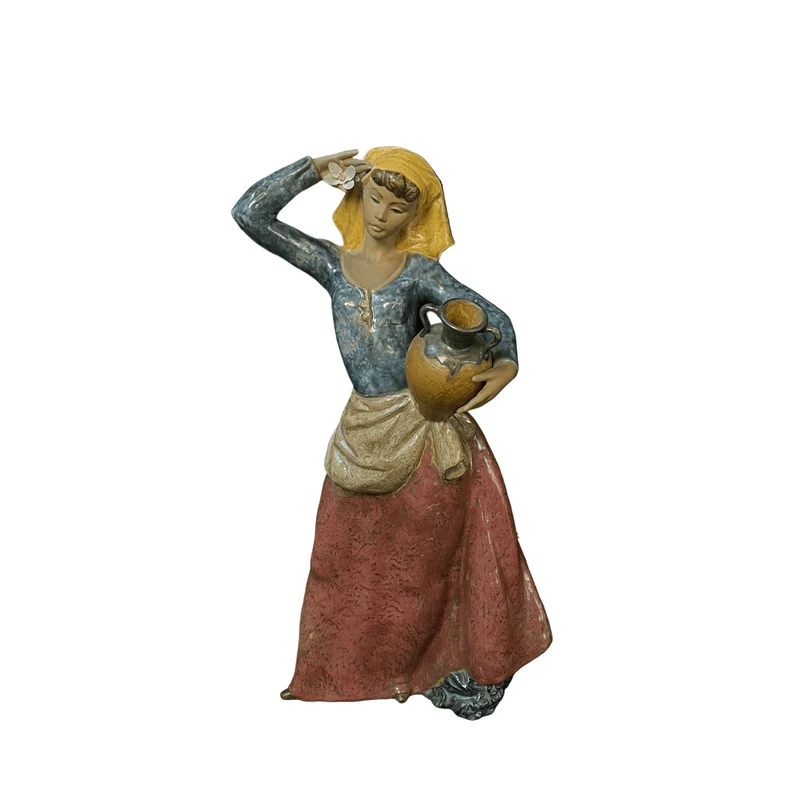 Spanish Lladró terracotta figurine 'Cantarera'