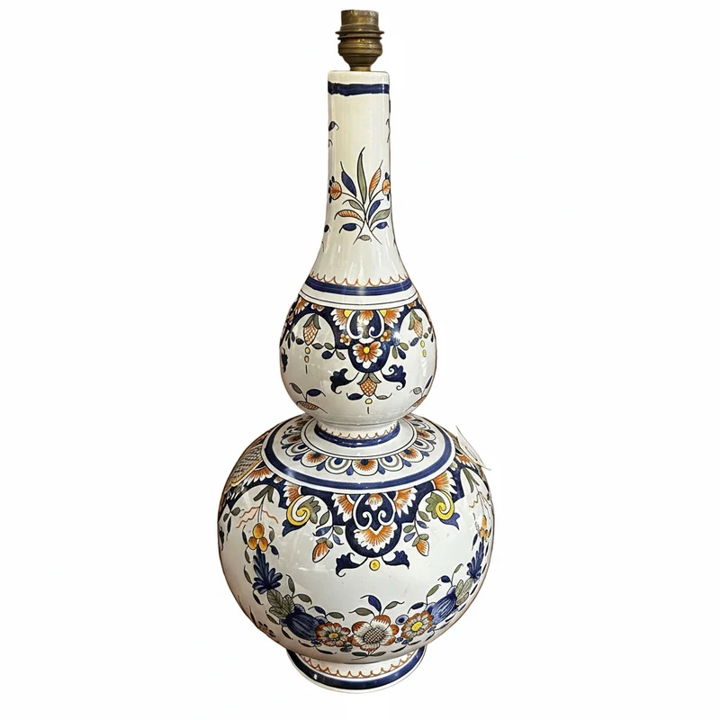 Hand-painted Dutch Delft porcelain lamp