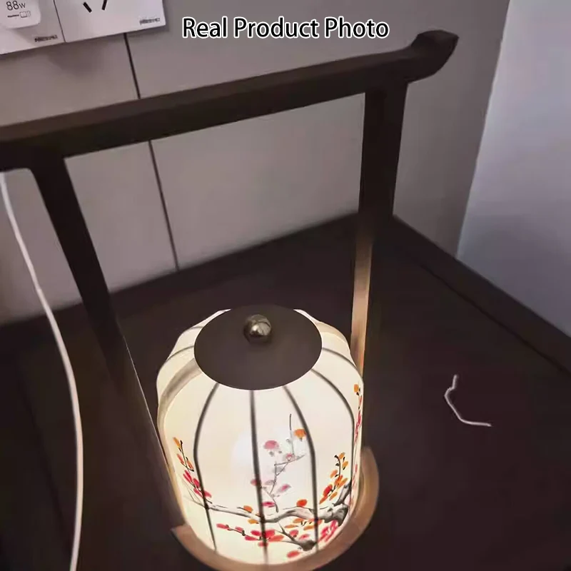 Traditional Chinese Fabric Oak Wood Cylindrical Plum Blossom Bamboo Leaves Persimmon USB Charging LED Table Lamp For Living Room & Bedroom