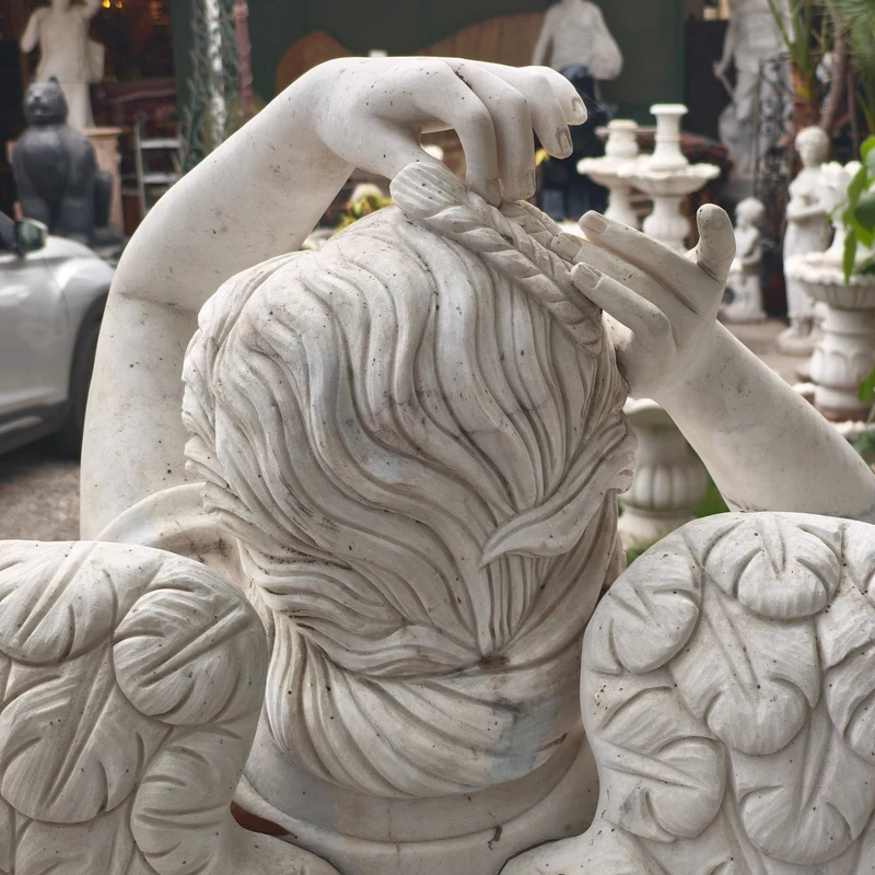 Angel of the Four Seasons - Autumn sculpture in marble stone