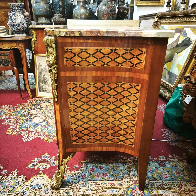 French Transition style chest of drawers with marquetry and bronze, 19th century