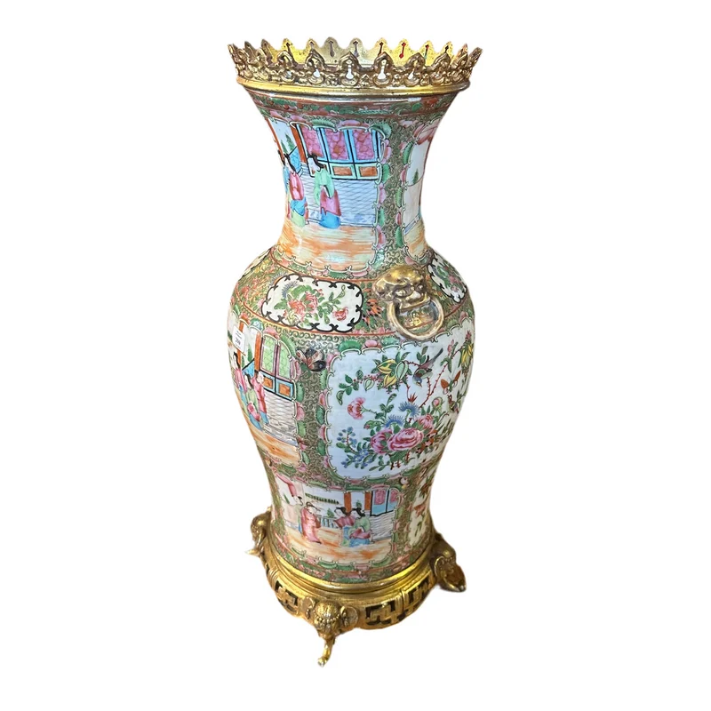 Chinese Famille Rose vase in glazed porcelain with court scenes, bronze base, 19th century