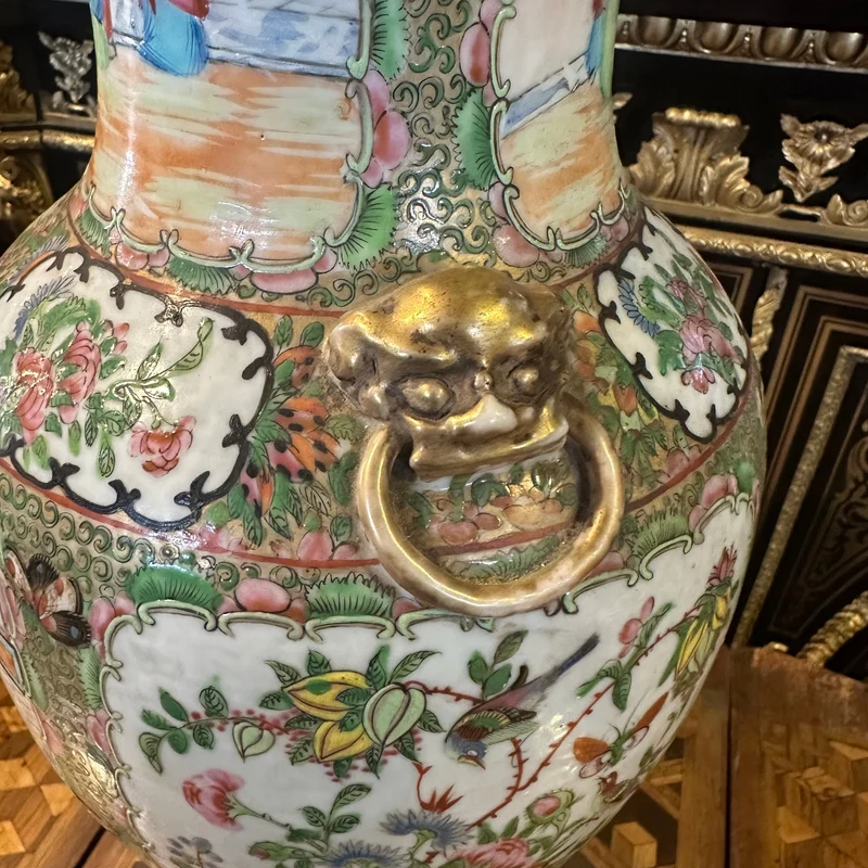 Chinese Famille Rose vase in glazed porcelain with court scenes, bronze base, 19th century