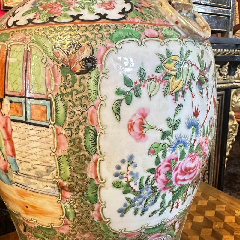 Chinese Famille Rose vase in glazed porcelain with court scenes, bronze base, 19th century