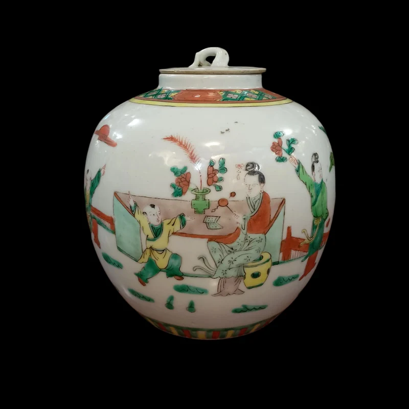 Chinese porcelain gingerbread pot 'Child with guardian'