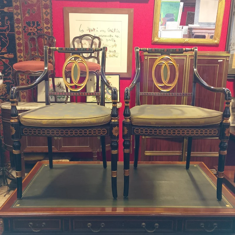 Pair of armchairs embroidered in gold thread and floral pattern