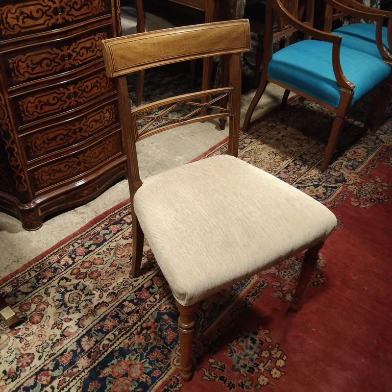 Set of English Edwardian style Maple & Co mahogany and elegant carving chairs and armchairs