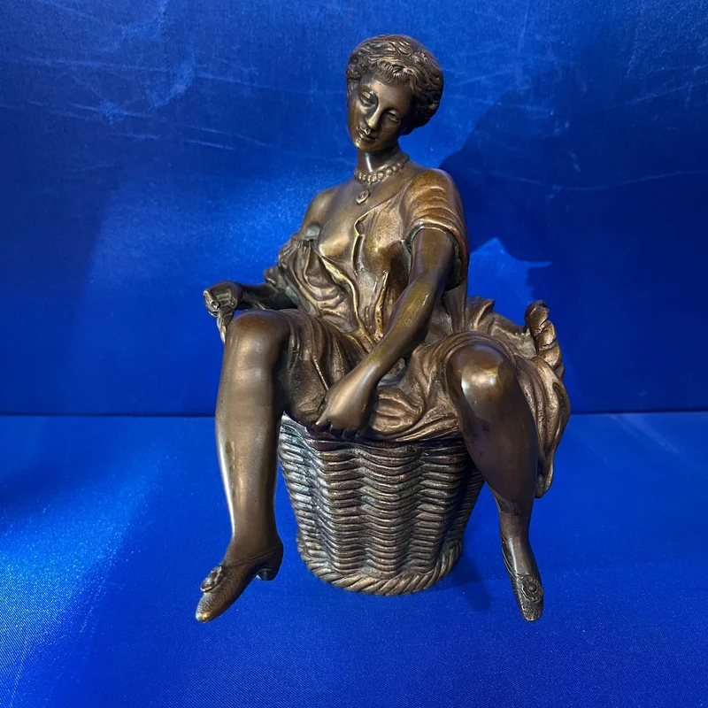 Bronze figure and box 'The Immodest Washerwoman' attributed to Charles Bory (1788-1856)