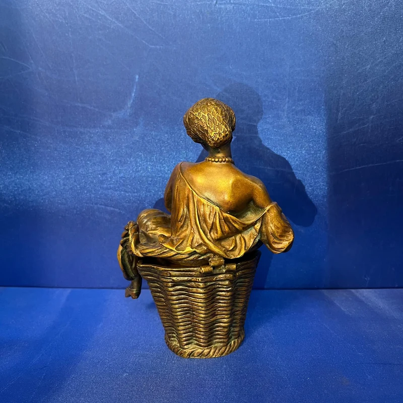 Bronze figure and box 'The Immodest Washerwoman' attributed to Charles Bory (1788-1856)