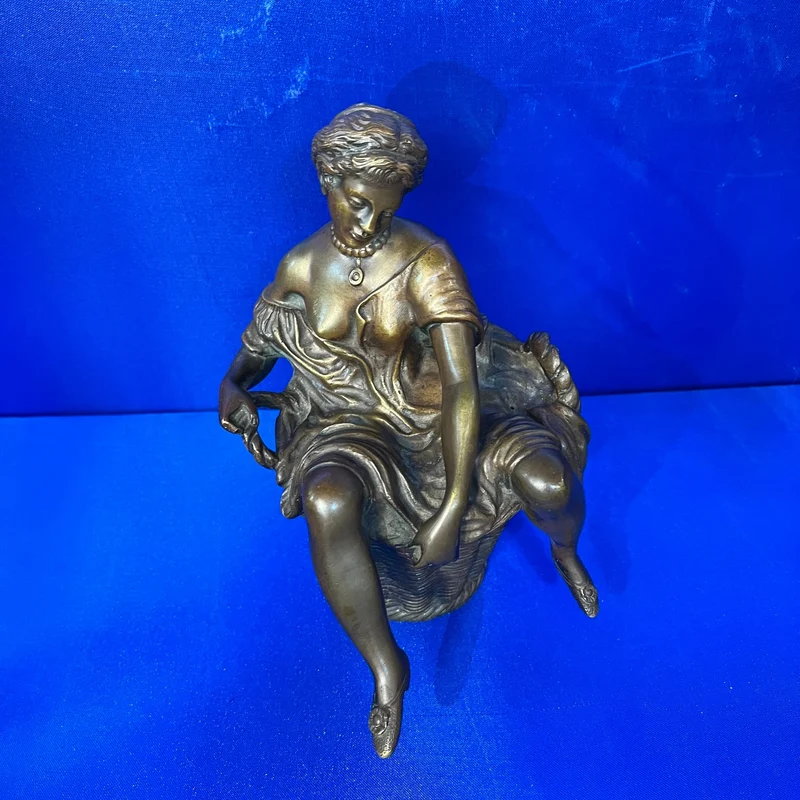 Bronze figure and box 'The Immodest Washerwoman' attributed to Charles Bory (1788-1856)