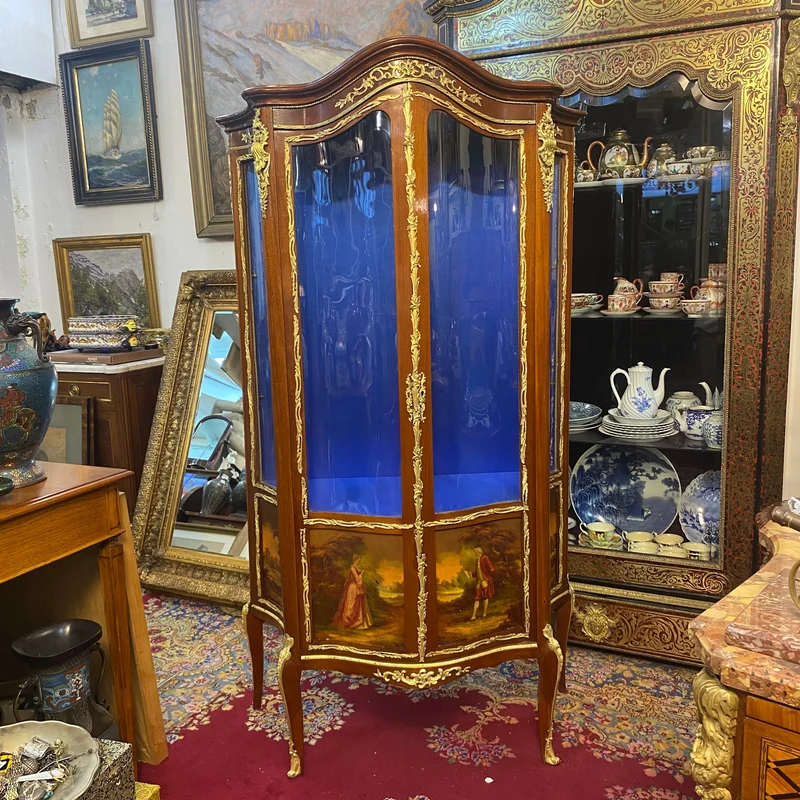 Display case with gilt bronze decoration painted in the Vernis Martin Louis XV style