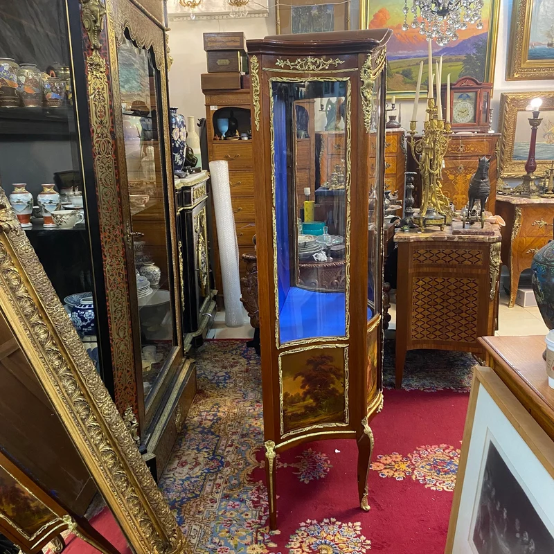 Display case with gilt bronze decoration painted in the Vernis Martin Louis XV style