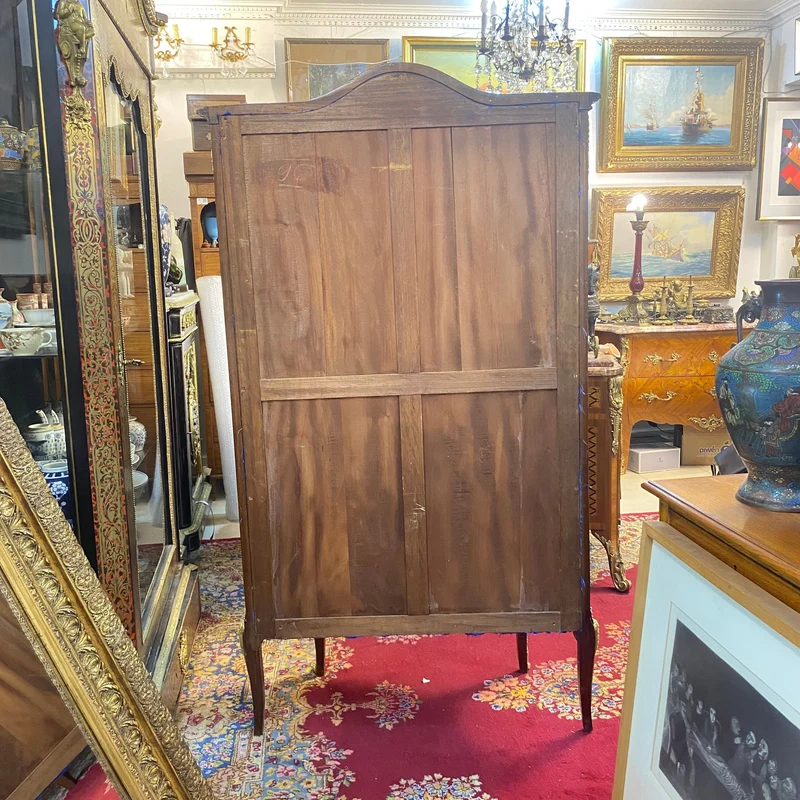 Display case with gilt bronze decoration painted in the Vernis Martin Louis XV style