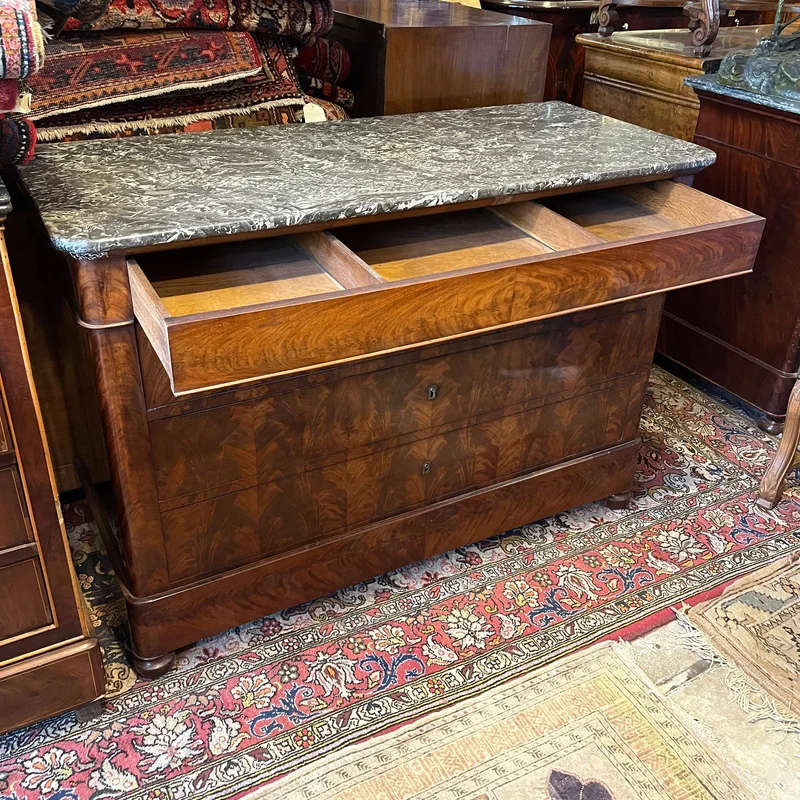 French mahogany and black marble chest of drawers